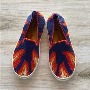 Rothy’s kids size 12 flame sneaker - great for boys or girls!